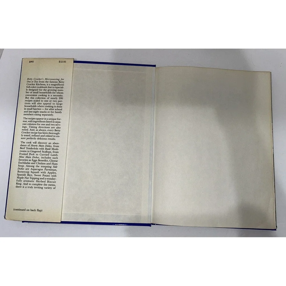 Betty Crocker's Microwaving for One or Two Hardcover‎ DJ 1985 1st Edition